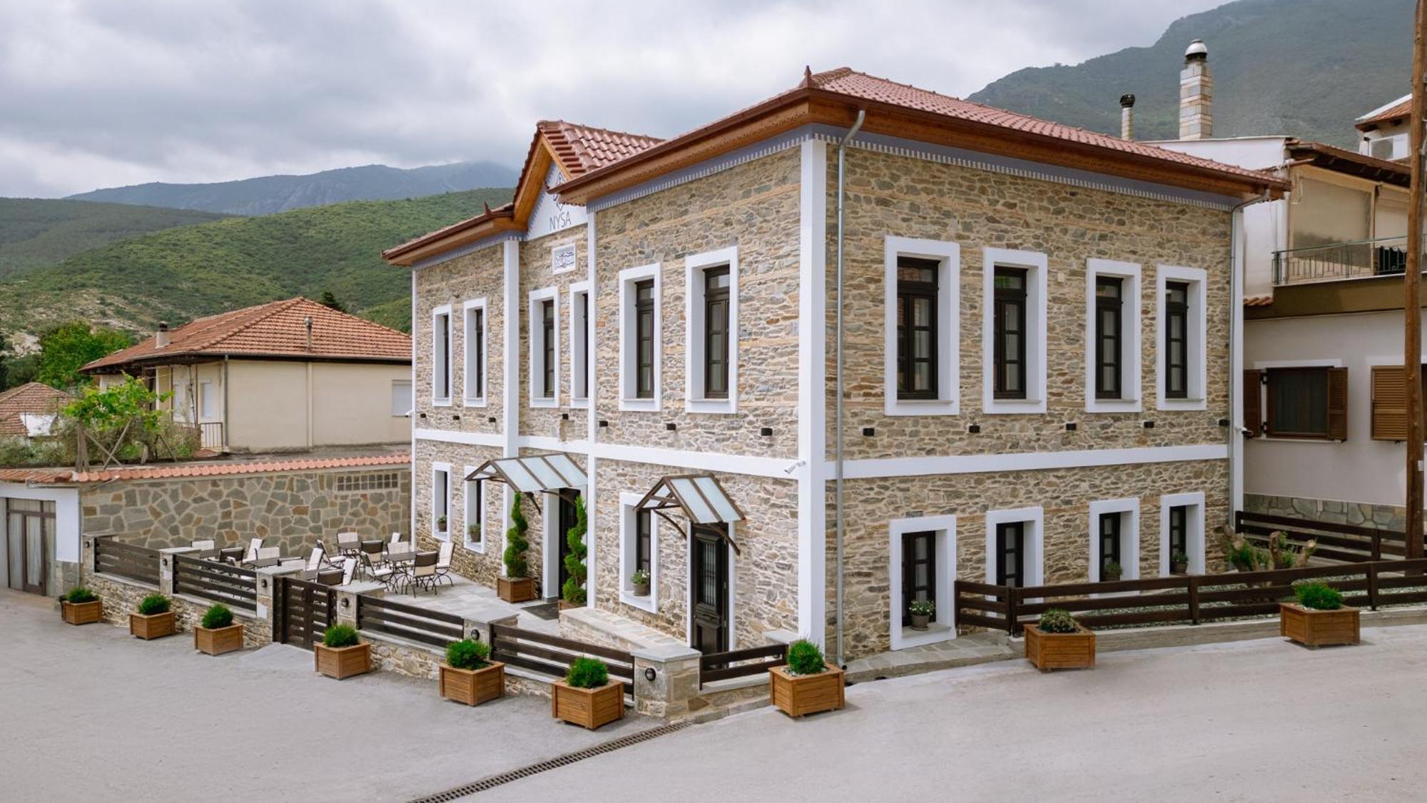 Отель Νysa Moustheni Экстерьер фото