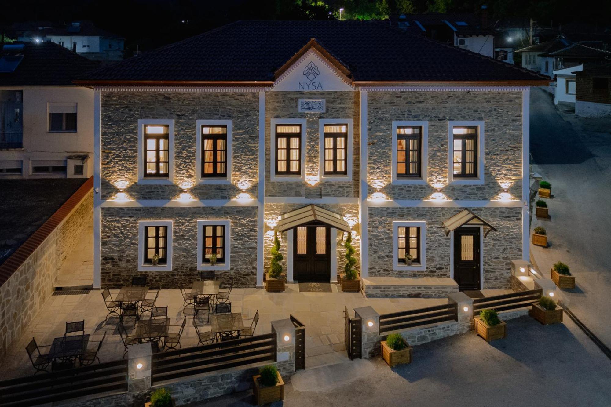 Отель Νysa Moustheni Экстерьер фото